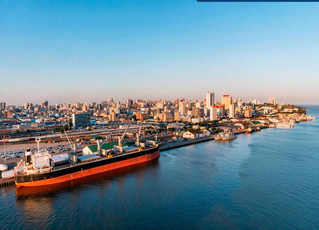 Porto de Maputo, principal porta de entrada comercial de Moçambique